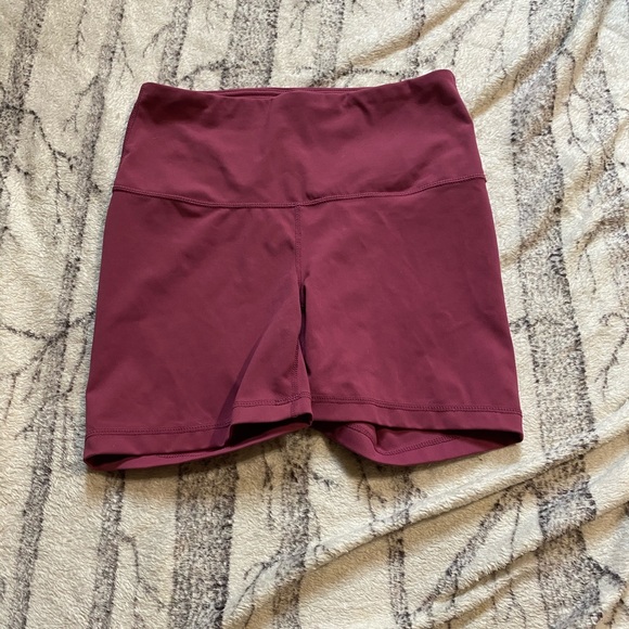 Yogalicious lux shorts - Picture 1 of 3